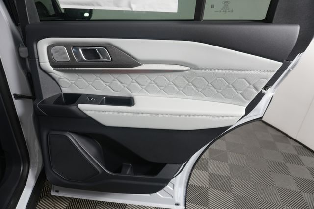 New 2026 White Ford Platinum image 32
