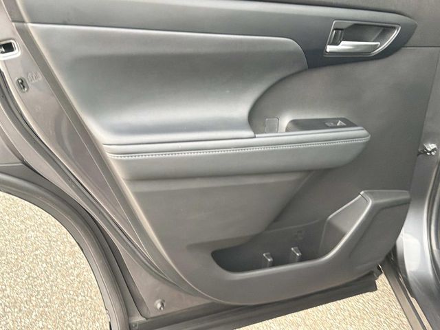 Used 2023 Toyota Highlander SUV