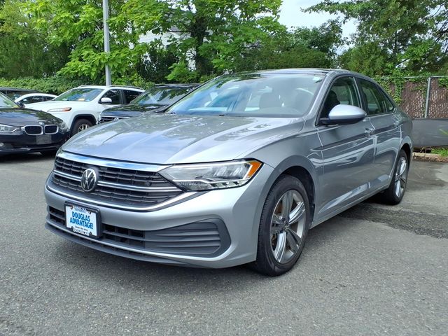 2024 Volkswagen Jetta - Image 2