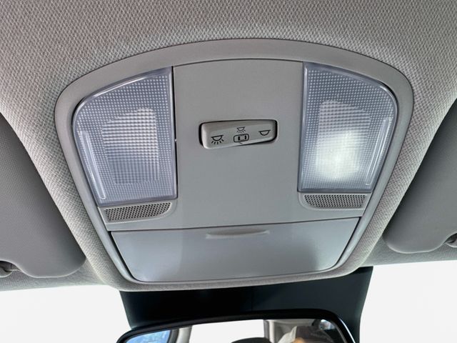 Used 2023 White Hyundai SEL image 19
