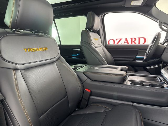 2025 Star White Metallic Tri-Coat Ford Expedition 4X4 SUV