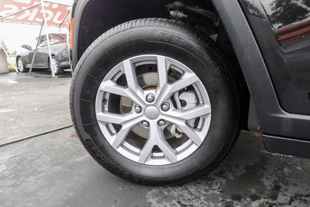 used 2022 Jeep Grand Cherokee car, priced at $23,900