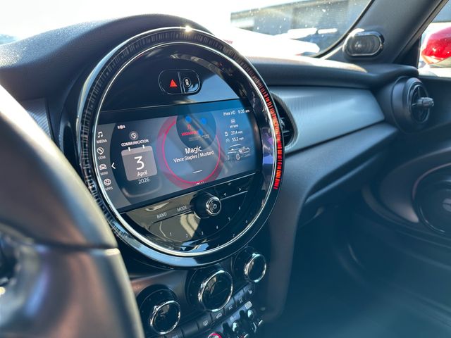 Used 2022  MINI Signature image 30