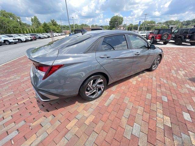 Used 2025 Hyundai Elantra Sedan