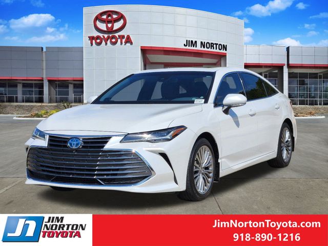 2022 Toyota Avalon Hybrid Limited 3