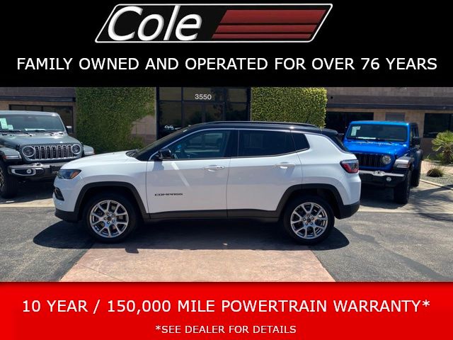 Bright White Clearcoat 2025 Jeep Compass SUV / Crossover Four-Wheel Drive 8-Speed Automatic