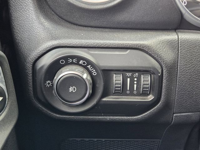 2018 Jeep Wrangler Unlimited Sahara photo