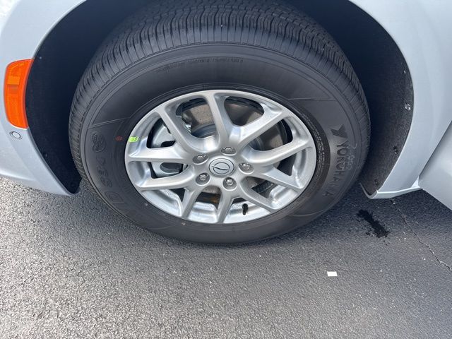 New 2026 Silver Chrysler Select image 16