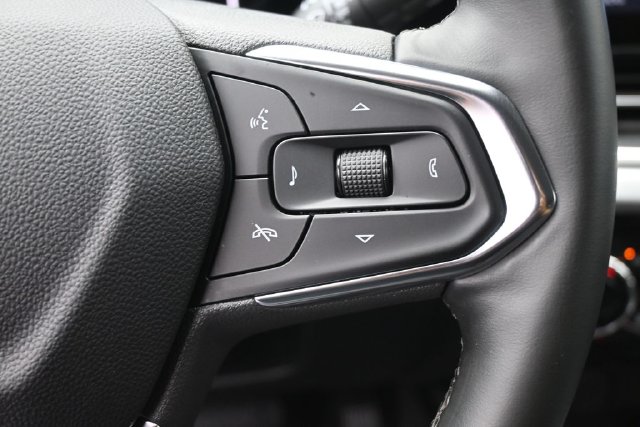 Used 2025 Chevrolet Trax SUV