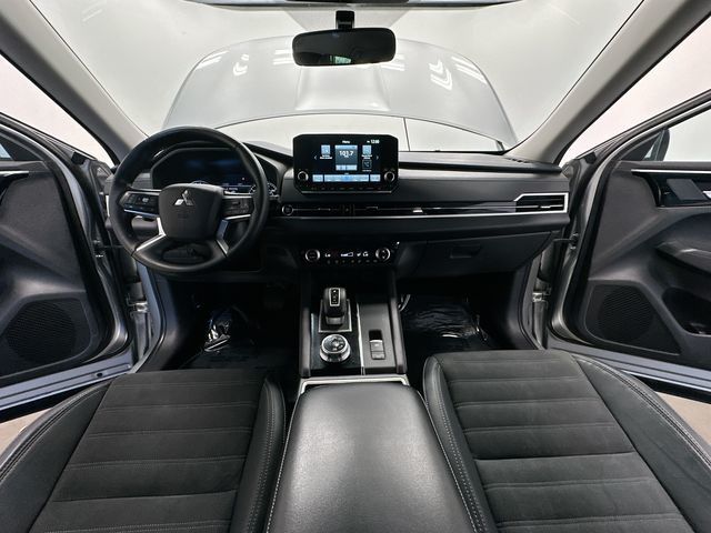 2022 Mitsubishi Outlander SE Silver at Honda North