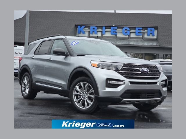 Silver Metallic 2023 Ford Explorer SUV / Crossover All-Wheel Drive Automatic