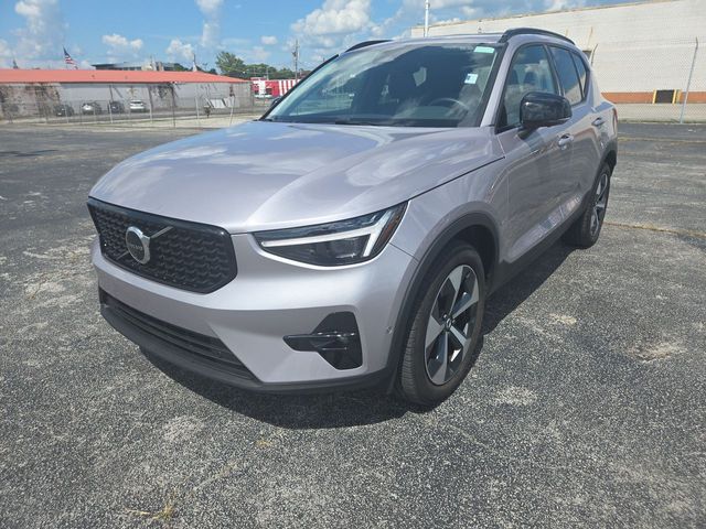 Used 2026 Volvo XC40 SUV