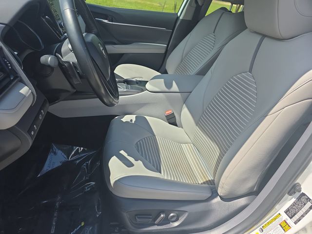 Used 2023 Ice Toyota SE image 15