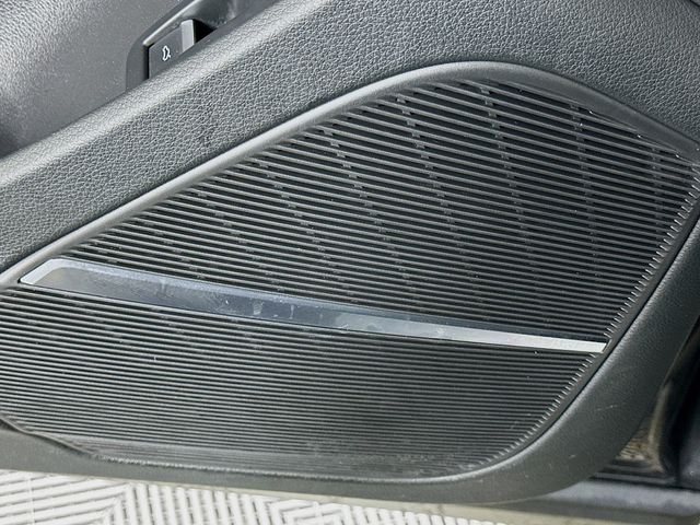 Thumbnail: 2019 Audi Q8 - 19