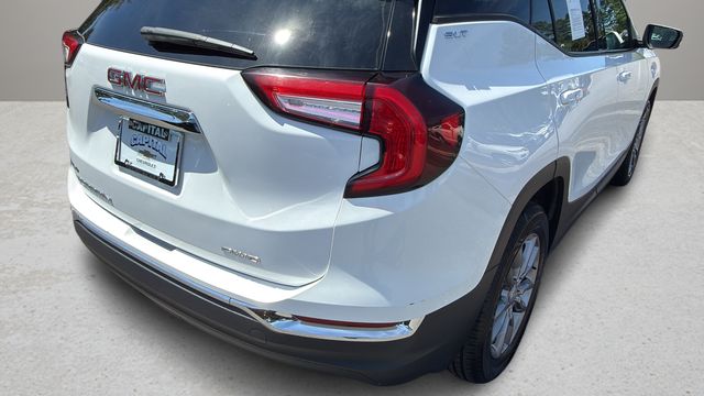 Used 2024 White GMC SLT image 39