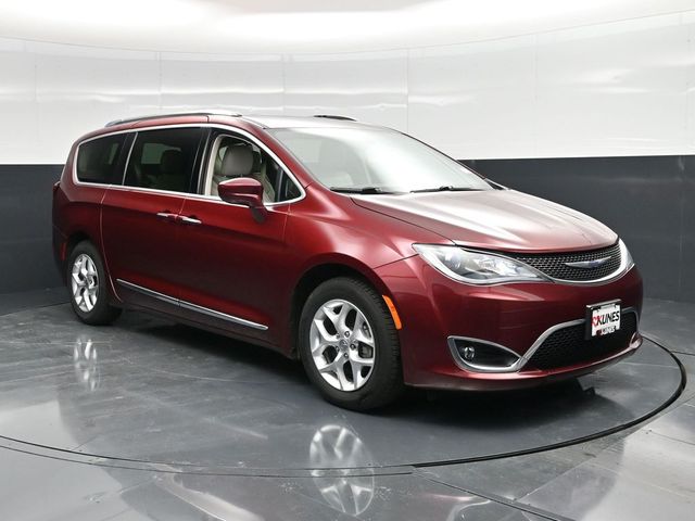 Velvet Red Pearlcoat 2020 Chrysler Pacifica Touring L FWD Minivan Front-Wheel Drive 9-Speed Automatic