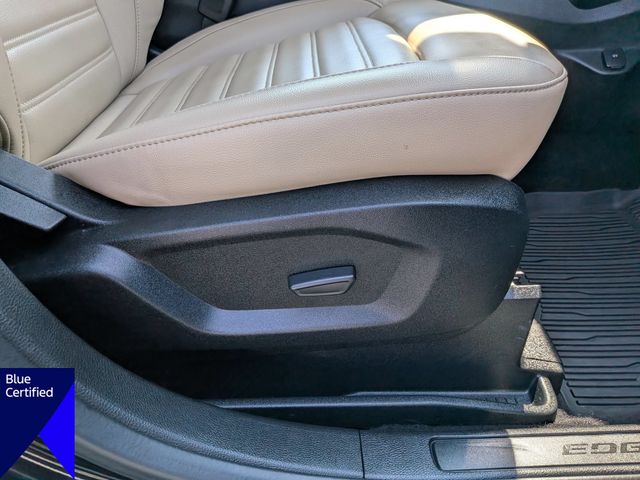 Used 2022 Black Ford SEL image 35