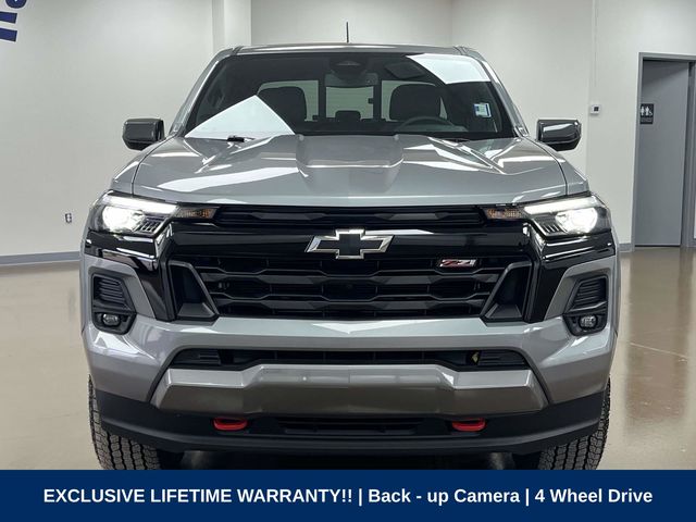 View vehicle photo 2