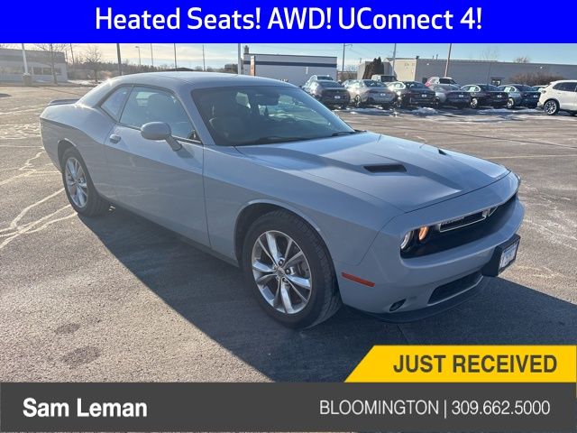 2022 Dodge Challenger SXT AWD