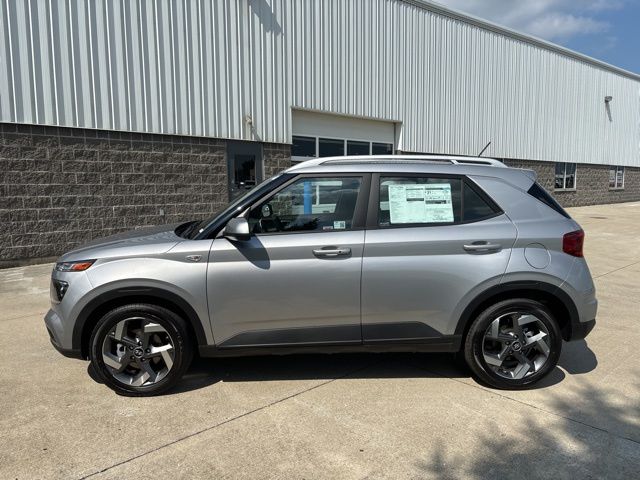 New 2025 Silver Hyundai SEL image 9