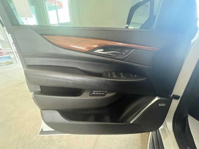 2016 Cadillac Escalade Premium photo