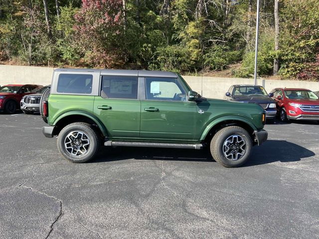 2024 Ford Bronco Outer Banks 2