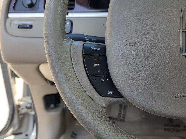 Used 2006 Lincoln Town Car Sedan