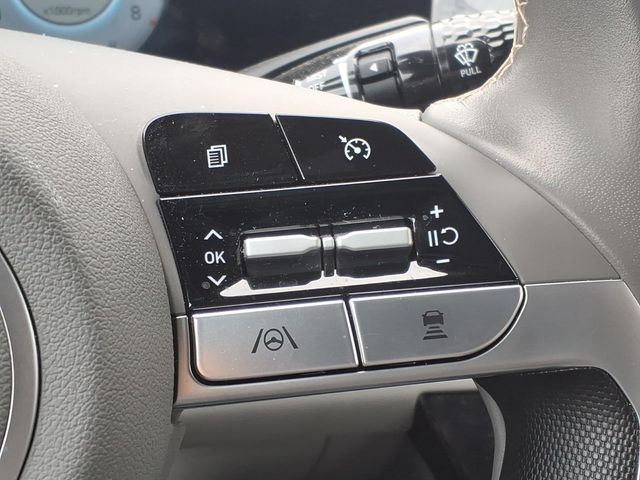 2023 Hyundai Elantra - Image 15