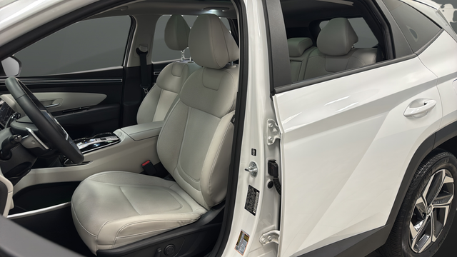 Used 2024 White Pearl Hyundai SEL Convenience image 9