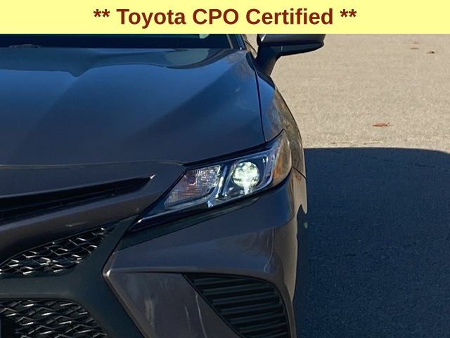 2018 Toyota Camry SE 10