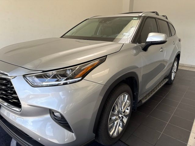 2025 Toyota Highlander Limited Silver at Gullo Toyota