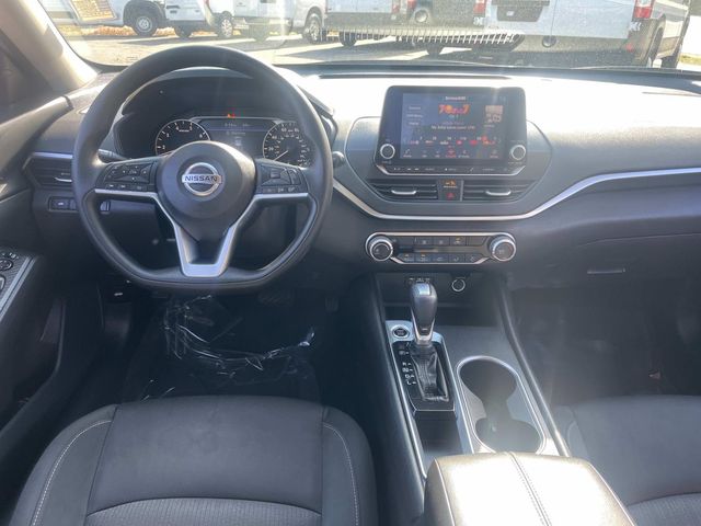 2022 Nissan Altima 2.5 SV 16