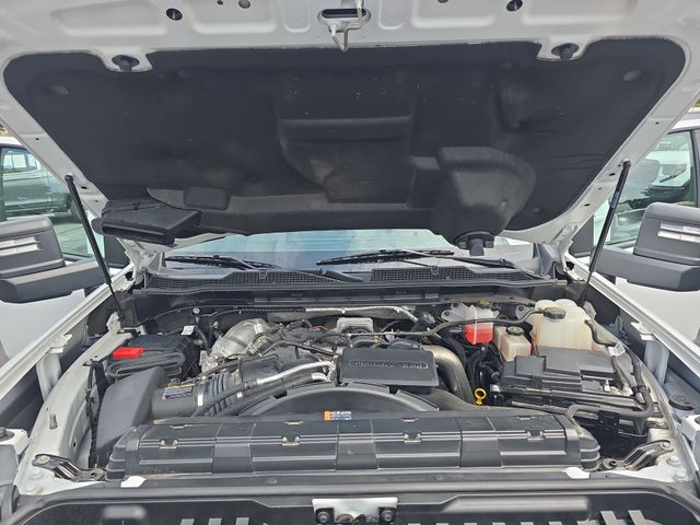 Used 2025 White Chevrolet LT image 31