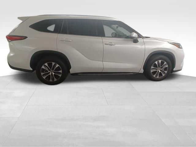 2022 Toyota Highlander XLE — photo 8