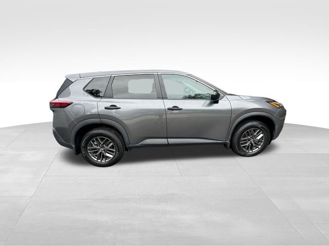 2022 Nissan Rogue S 11