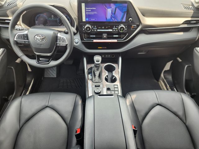 2025 Toyota Highlander Limited Silver at Gullo Toyota