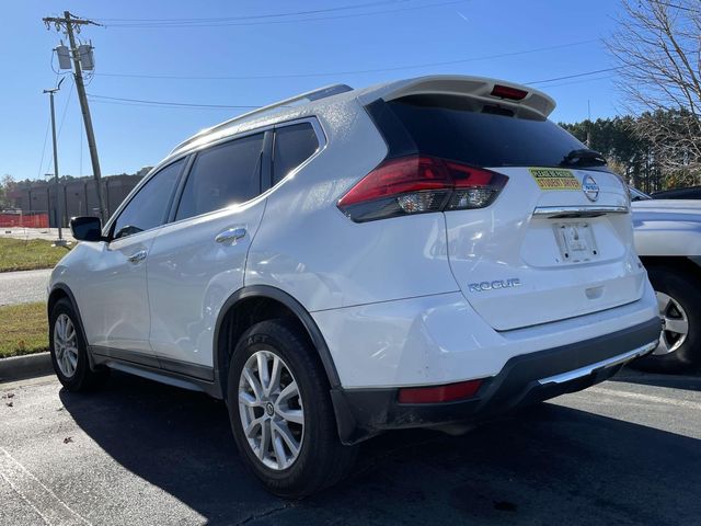 2017 Nissan Rogue SV 8