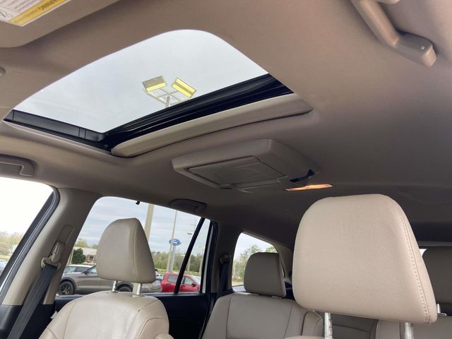 Used 2020 White Honda Touring image 13