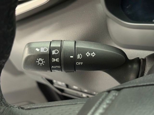 Used 2025  Toyota Limited image 17