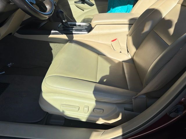 Used 2017  Acura AcuraWatch Plus Package image 9