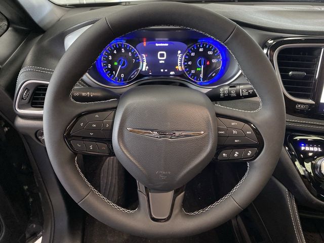 2025 Chrysler Pacifica Limited photo
