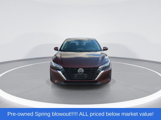 Used 2025 Rosewood Metallic Nissan SV image 3