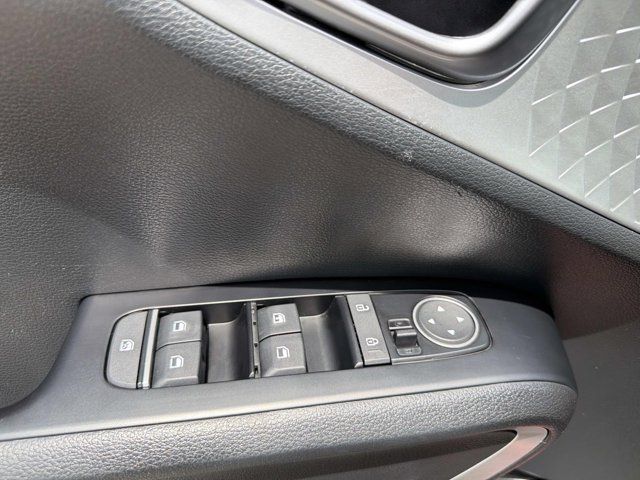 2024 Kia Soul LX - Photo 9