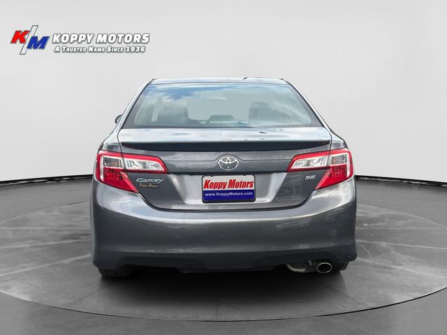 2014 Toyota Camry SE Sport - Magnetic Gray Metallic exterior view 4