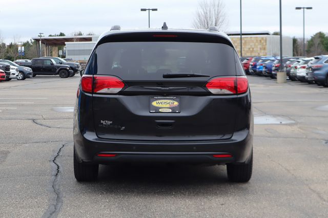 View vehicle photo 4