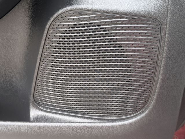 2019 Chrysler Pacifica - Image 17
