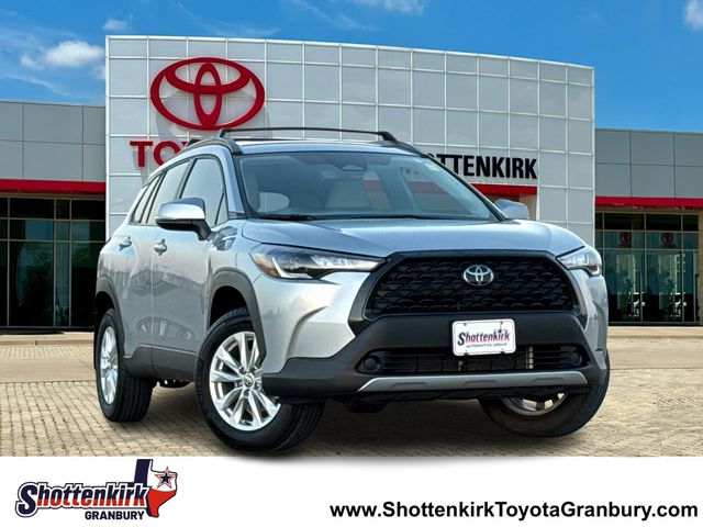 2024 Toyota Corolla Cross LE