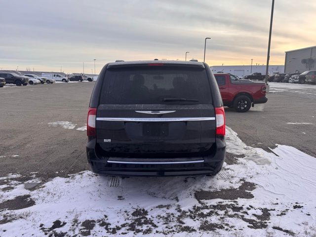 2013 Chrysler Town & Country Touring