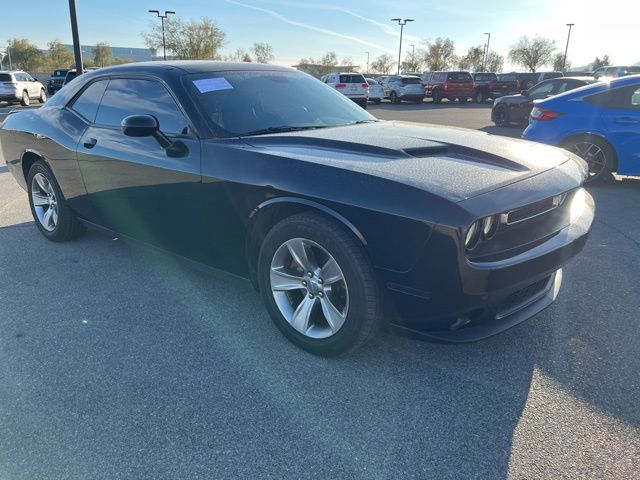 2017 Dodge Challenger SXT 2