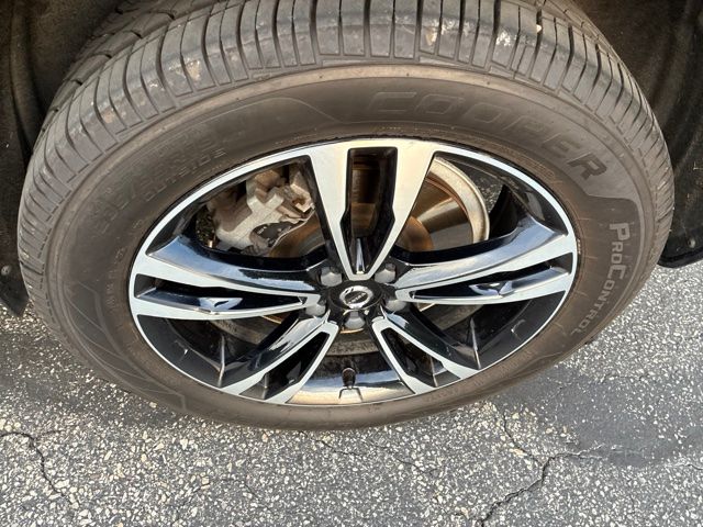 Used 2020  Volvo T6 Momentum image 9